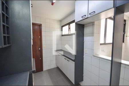 Apartamento à venda com 200m², 4 quartos e 2 vagas Apartamento à venda com 200m², 4 quartos e 2 vagasCozinha