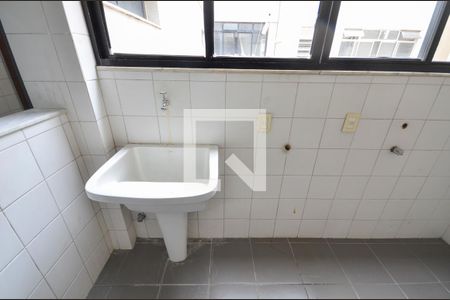 Apartamento à venda com 200m², 4 quartos e 2 vagas Apartamento à venda com 200m², 4 quartos e 2 vagasÁrea de Serviço