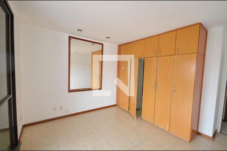 Apartamento à venda com 200m², 4 quartos e 2 vagas Apartamento à venda com 200m², 4 quartos e 2 vagasSuíte 2