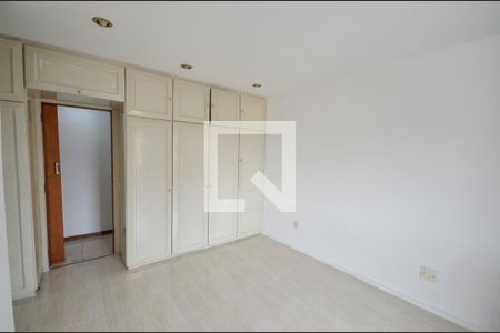Apartamento à venda com 200m², 4 quartos e 2 vagas Apartamento à venda com 200m², 4 quartos e 2 vagasSuíte 1