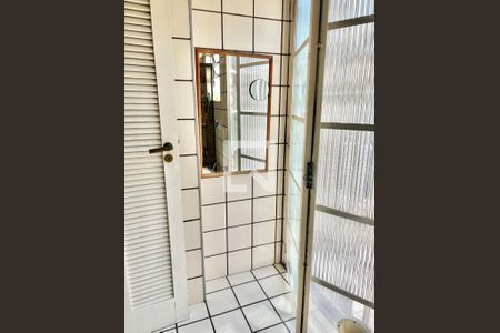 Casa à venda com 170m², 3 quartos e 2 vagasÁrea de Serviço