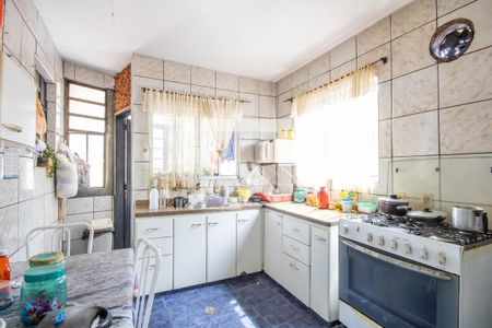 Casa à venda com 250m², 6 quartos e 4 vagasCopa e Cozinha (Casa 2)