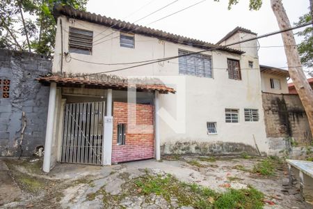 Casa à venda com 250m², 6 quartos e 4 vagasFachada
