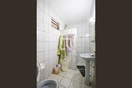 Casa à venda com 250m², 6 quartos e 4 vagasBanheiro da Suíte 1 (Casa 2)