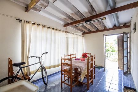 Casa à venda com 250m², 6 quartos e 4 vagasCopa e Cozinha (Casa 2)