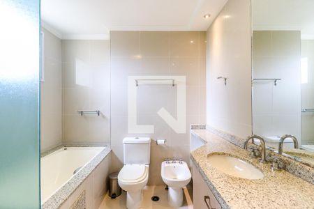 Apartamento à venda com 204m², 4 quartos e sem vagaBanheiro da Suíte 1