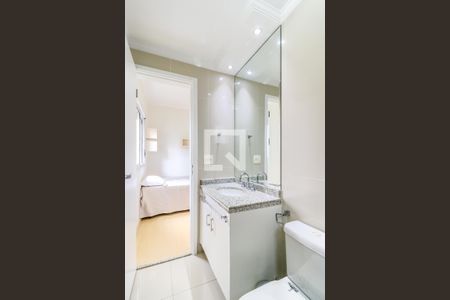 Apartamento à venda com 204m², 4 quartos e sem vagaBanheiro da Suíte 2