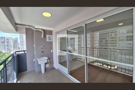 Varanda e área de serviço de apartamento à venda com 2 quartos, 50m² em Barra Funda, São Paulo