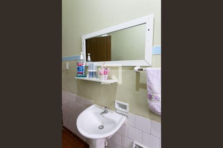 Casa à venda com 160m², 3 quartos e 2 vagasBanheiro