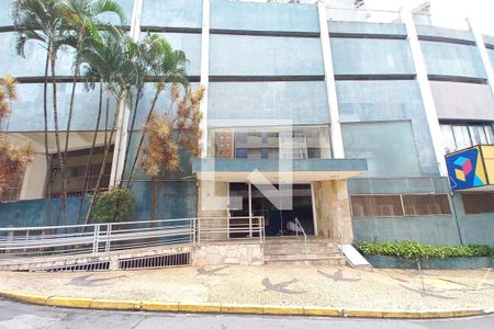 Apartamento à venda com 121m², 3 quartos e 1 vaga Apartamento à venda com 121m², 3 quartos e 1 vagaFachada e Portaria