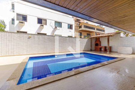 Apartamento à venda com 270m², 5 quartos e 4 vagas Apartamento à venda com 270m², 5 quartos e 4 vagasÁrea Comum Piscina