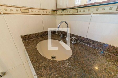 Apartamento à venda com 270m², 5 quartos e 4 vagas Apartamento à venda com 270m², 5 quartos e 4 vagasBanheiro da Suíte 4