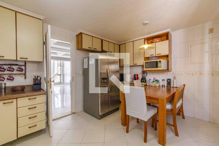 Apartamento à venda com 270m², 5 quartos e 4 vagas Apartamento à venda com 270m², 5 quartos e 4 vagasCozinha