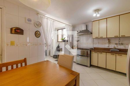 Apartamento à venda com 270m², 5 quartos e 4 vagas Apartamento à venda com 270m², 5 quartos e 4 vagasCozinha