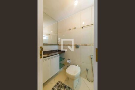 Apartamento à venda com 270m², 5 quartos e 4 vagas Apartamento à venda com 270m², 5 quartos e 4 vagasBanheiro da Suíte 4