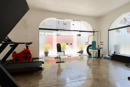 Apartamento à venda com 198m², 4 quartos e 2 vagasÁrea comum - Academia