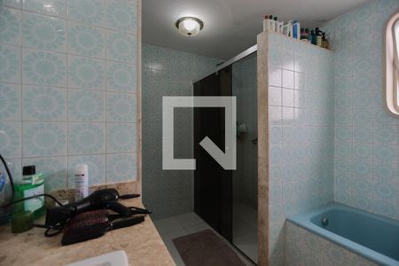 Apartamento à venda com 198m², 4 quartos e 2 vagasBanheiro da Suíte