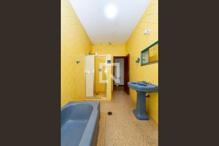 Casa para alugar com 285m², 3 quartos e 2 vagas Casa para alugar com 285m², 3 quartos e 2 vagasBanheiro Social