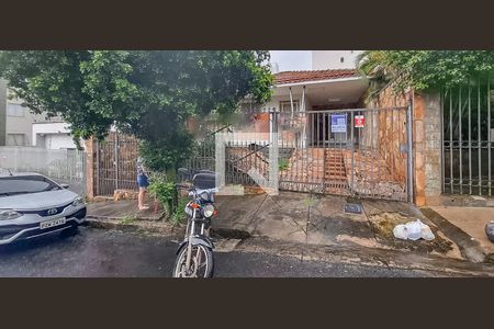 Casa para alugar com 285m², 3 quartos e 2 vagas Casa para alugar com 285m², 3 quartos e 2 vagasFachada