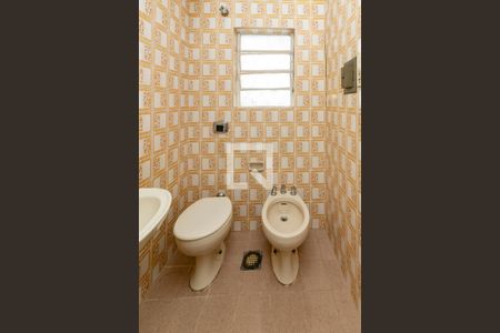 Casa para alugar com 285m², 3 quartos e 2 vagas Casa para alugar com 285m², 3 quartos e 2 vagasBanheiro da Suíte