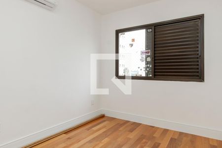 Suíte de apartamento à venda com 3 quartos, 197m² em Campo Belo, São Paulo