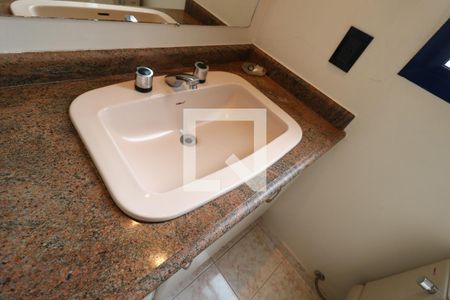 Apartamento para alugar com 260m², 4 quartos e 4 vagasBanheiro da Suíte Master - Pia