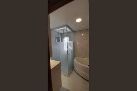 Apartamento à venda com 237m², 4 quartos e 4 vagasBanheiro