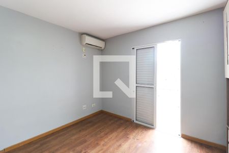 Quarto 1 de casa para alugar com 3 quartos, 133m² em Vila Nivi, São Paulo