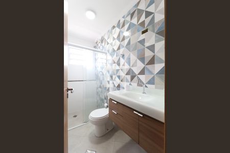 Casa para alugar com 133m², 3 quartos e 2 vagas Casa para alugar com 133m², 3 quartos e 2 vagasBanheiro Social