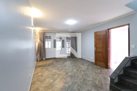 Sala de casa para alugar com 3 quartos, 133m² em Vila Nivi, São Paulo