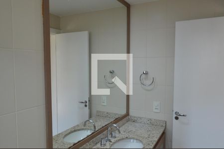 Apartamento à venda com 110m², 3 quartos e 2 vagas Apartamento à venda com 110m², 3 quartos e 2 vagasBanheiro da Suíte 2