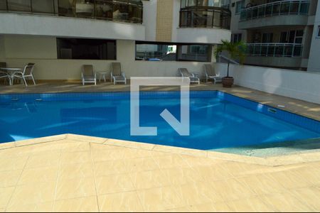 Apartamento à venda com 110m², 3 quartos e 2 vagas Apartamento à venda com 110m², 3 quartos e 2 vagasÁrea comum - Piscina