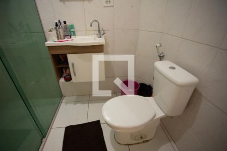 Casa à venda com 220m², 3 quartos e 2 vagas Casa à venda com 220m², 3 quartos e 2 vagasBANHEIRO