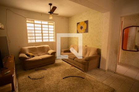 SALA de casa à venda com 3 quartos, 220m² em Vila Mariza Mazzei, São Paulo