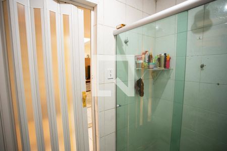 Casa à venda com 220m², 3 quartos e 2 vagas Casa à venda com 220m², 3 quartos e 2 vagasBANHEIRO