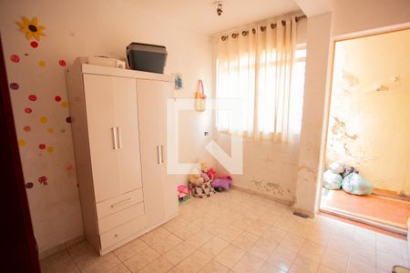 QUARTO 1 de casa à venda com 3 quartos, 220m² em Vila Mariza Mazzei, São Paulo