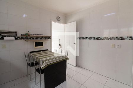 Casa para alugar com 150m², 3 quartos e 3 vagas Casa para alugar com 150m², 3 quartos e 3 vagasCozinha