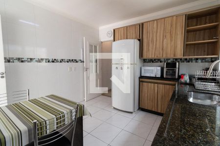 Casa para alugar com 150m², 3 quartos e 3 vagas Casa para alugar com 150m², 3 quartos e 3 vagasCozinha
