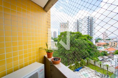 Apartamento à venda com 232m², 4 quartos e 4 vagasVaranda do quarto 1