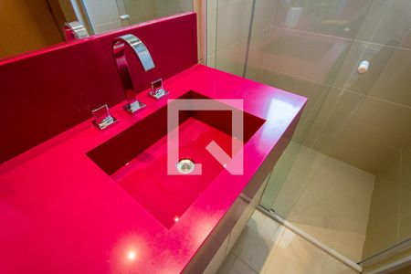 Apartamento à venda com 232m², 4 quartos e 4 vagasBanheiro do quarto 3