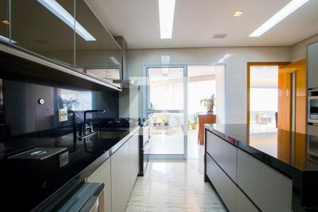 Apartamento à venda com 232m², 4 quartos e 4 vagasCozinha