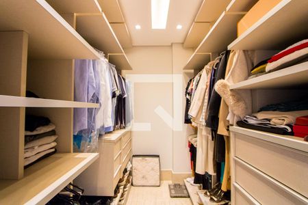 Apartamento à venda com 232m², 4 quartos e 4 vagasCloset do quarto 1