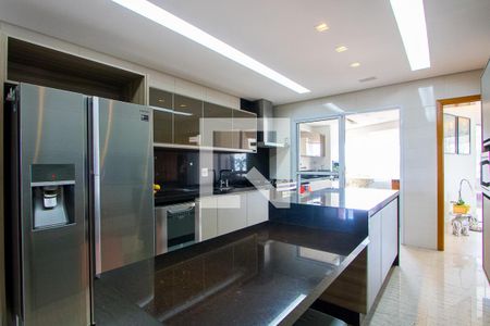 Apartamento à venda com 232m², 4 quartos e 4 vagasCozinha