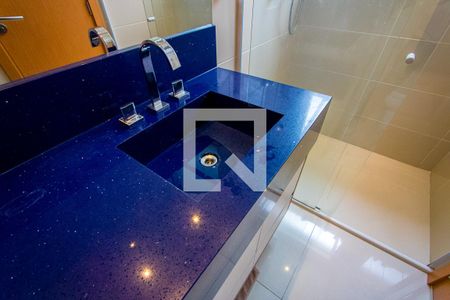 Apartamento à venda com 232m², 4 quartos e 4 vagasBanheiro do quarto 2