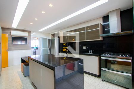 Apartamento à venda com 232m², 4 quartos e 4 vagasCozinha