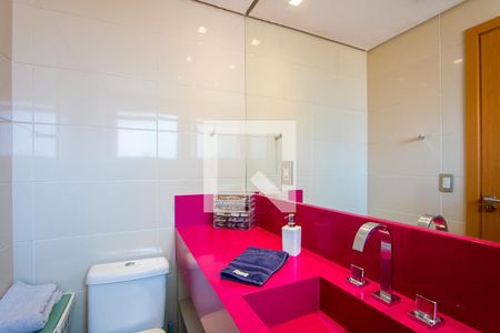 Apartamento à venda com 232m², 4 quartos e 4 vagasBanheiro do quarto 3