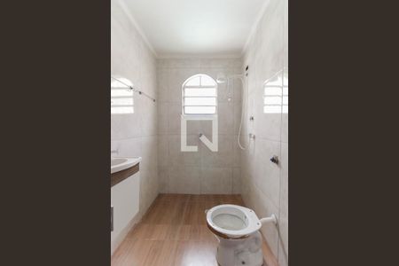 Casa à venda com 205m², 3 quartos e 3 vagas Casa à venda com 205m², 3 quartos e 3 vagasBanheiro de Serviço