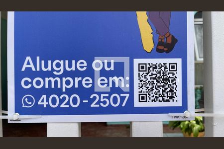 Casa à venda com 205m², 3 quartos e 3 vagas Casa à venda com 205m², 3 quartos e 3 vagasPlaquinha