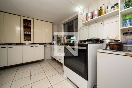 Casa à venda com 317m², 5 quartos e 3 vagasCozinha 1