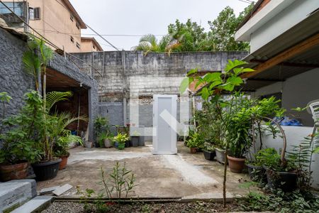 Casa à venda com 317m², 5 quartos e 3 vagasQuintal
